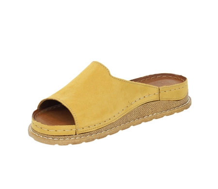 Musztardowe klapki damskie skórzane szyte w Polsce Gino Fabiani