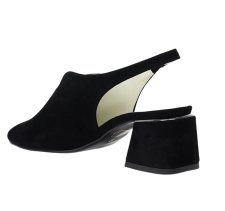 Eleganckie i komfortowe sandały na obcasie zabudowane AZALI