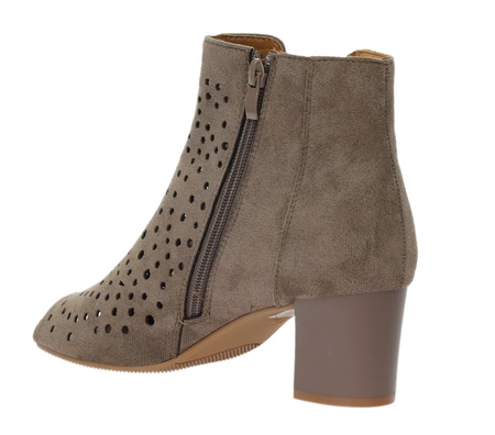 Brązowe zamszowe botki wiosenne z odkrytymi palcami Jezzi