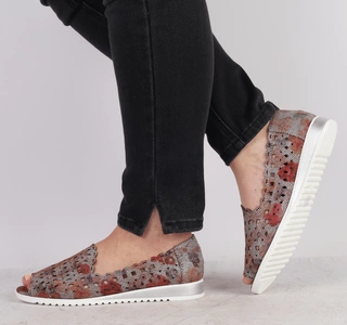 Kolorowe czółenka na płaskiej podeszwie z wyciętymi palcami Jezzi