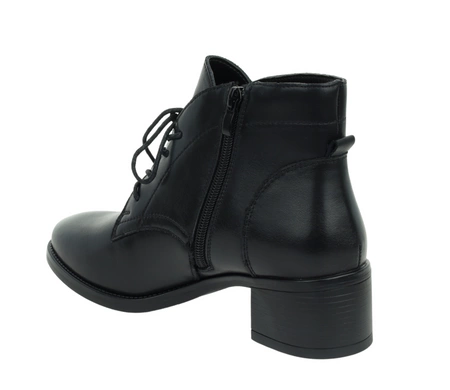 Czarne skórzane botki damskie niskie garniturowe na niskim obcasie Jezzi