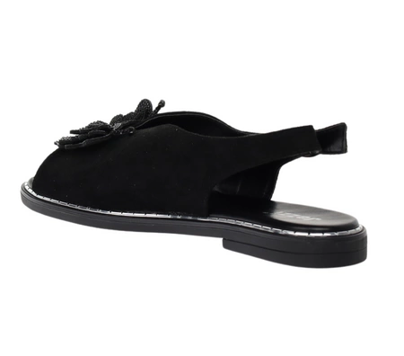 Modne sandały płaskie czarne zabudowane na szeroką stopę Jezzi