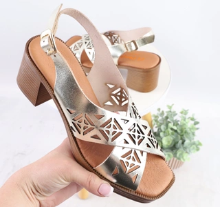 Skórzane sandały na szerokim obcasie z paskami na krzyż Hiszpańskie El Pimpi