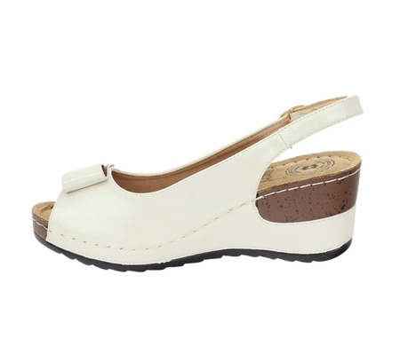 Eleganckie i wygodne sandały damskie na koturnie szyte Jezzi