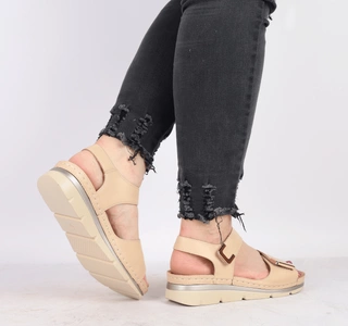 Eleganckie i wygodne sandały damskie na płaskiej podeszwie na rzepy Jezzi