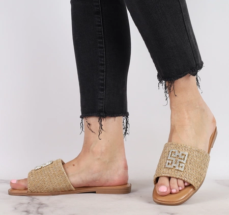 Eleganckie plecione klapki płaskie z kwadratowym przodem Jezzi