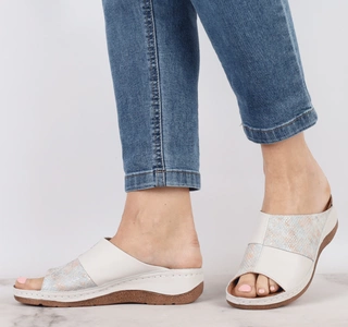 Skórzane klapki damskie płaskie eleganckie i komfortowe Polskie Gino Fabiani