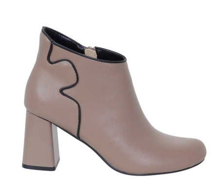 Eleganckie botki jesienne na obcasie ze skóry naturalnej w kolorze Cappucino