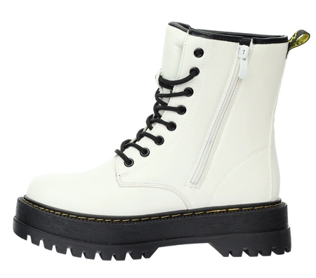 Białe glany botki damskie na czarnej podeszwie NEWS