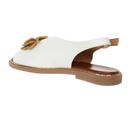 Komfortowe i eleganckie sandały damskie płaskie białe szerokie Jezzi