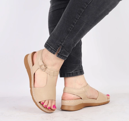 Eleganckie sandały damskie beżowe na lekkiej i komfortowej podeszwie Jezzi