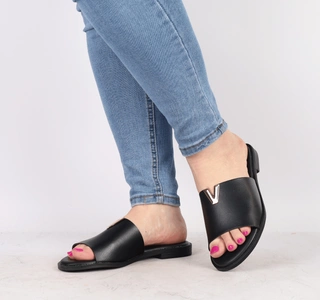 Czarne eleganckie klapki damskie płaskie Jezzi