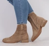 Jasnobrązowe botki zamszowe damskie na płaskim obcasie ażurowe Jezzi