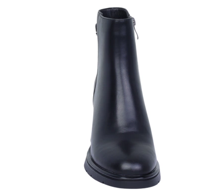 Czarne skórzane botki damskie na słupku i platformie Ginom Fabiani