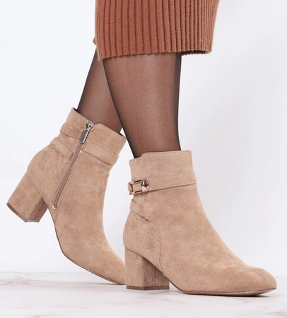 Beżowe zamszowe botki damskie zimowe na obcasie Jezzi
