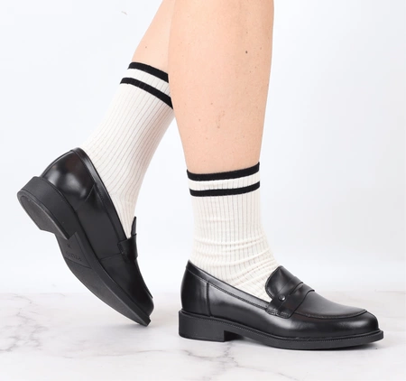 Czarne skórzane lordsy damskie od RYŁKO