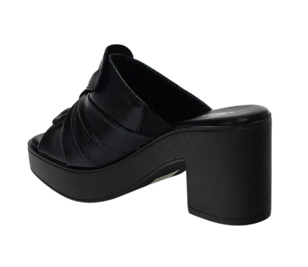 Czarne klapki damskie na obcasie i platformie Jezzi
