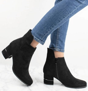 Czarne zamszowe botki damskie na klocku Jezzi