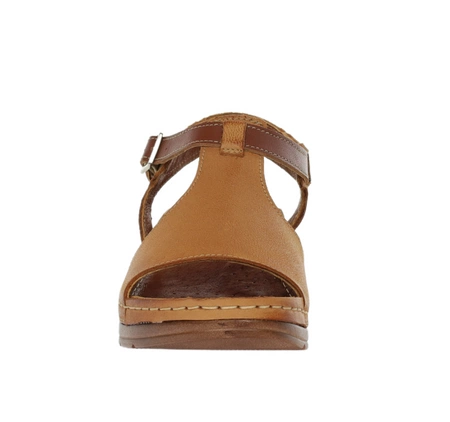 Skórzane sandały damskie szyte na płaskiej podeszwie Gino Fabiani