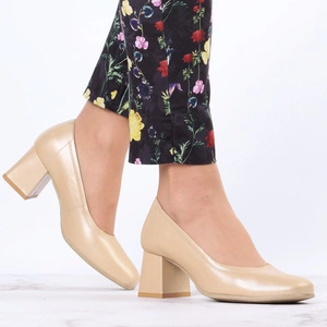 Skórzane czółenka szyte na wygodnym obcasie Gino Fabiani