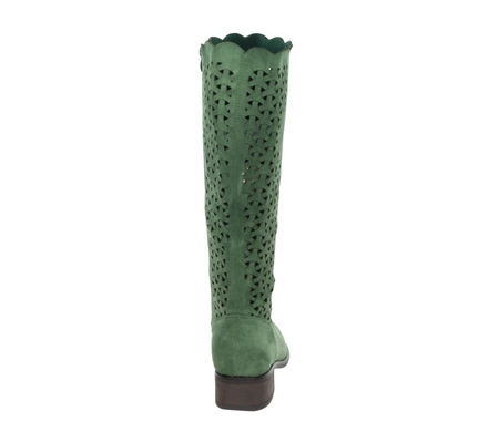 Zielone zamszowe kozaki damskie płaskie ażurowe Eveline