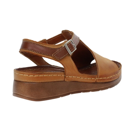 Skórzane sandały damskie szyte na płaskiej podeszwie Gino Fabiani