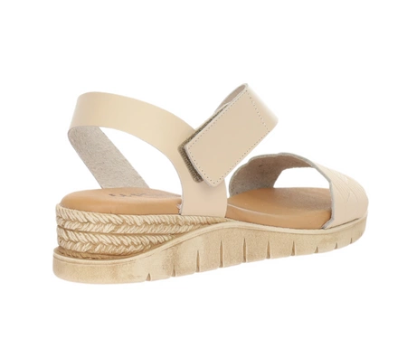 Beżowe sandały damskie płaskie ze skóry naturalnej na rzep El Pimpi - Made in Spain