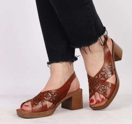 Brązowe skórzane sandały damskie na obcasie drewnianym Hiszpańskie El Pimpi