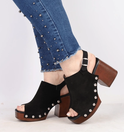 Skórzane sandały czarne na drewnianym klocku i platformie z ćwiekami Hiszpańskie El Pimpi