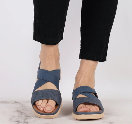 Granatowe sandały damskie na płaskiej podeszwie slip-on Jezzi