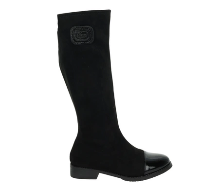 Czarne kozaki damskie płaskie z rozciągliwą cholewką