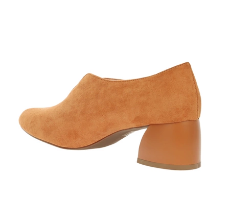 Pomarańczowe zamszowe czółenka zabudowane na obcasie Jezzi