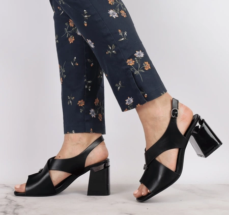 Czarne eleganckie sandały na szerokim obcasie VINCEZA