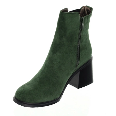 Zielone zamszowe botki damskie zimowe eleganckie i komfortowe Jezzi