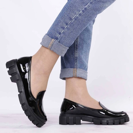 Czarne lordsy damskie lakierowane mokasyny Azali - Polski Produkt