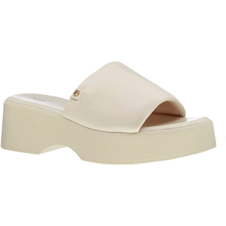 Beżowe klapki damskie na grubej podeszwie Jezzi