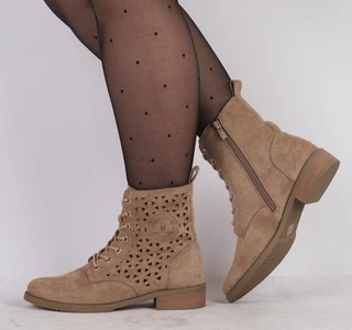 Eleganckie botki damskie ażurowe na płaskiej podeszwie Jezzi