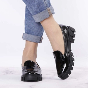 Czarne lordsy damskie lakierowane mokasyny Azali - Polski Produkt