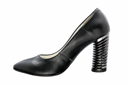 Czarne czółenka na modnym zdobionym słupku Massimo Lucchesi