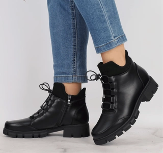 Czarne buty zimowe damskie na płaskiej podeszwie trapery Jezzi