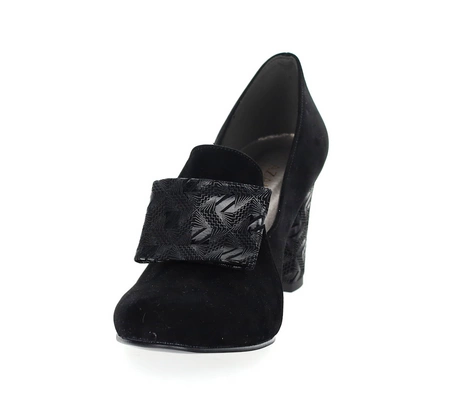 Czarne zamszowe czółenka na wygodnym obcasie Dalia- Produkt Polski