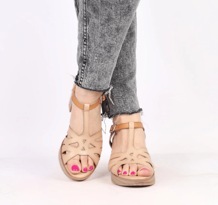 Beżowo-brązowe sandały damskie na obcasie i platformie z paskiem w literę T Vinceza