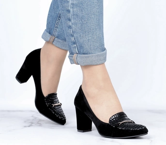 Czarne czółenka damskie lordsy na obcasie Polskie Azali