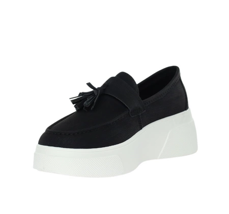 Czarne mokasyny damskie z frędzlami na białej platformie Mc Braun