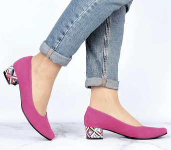 Płaskie fuksjowe czółenka eleganckie ze skóry zamszowej Lily od Azali