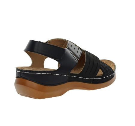 Czarne eleganckie i zdrowotne sandały szyte na lekkiej podeszwie Jezzi