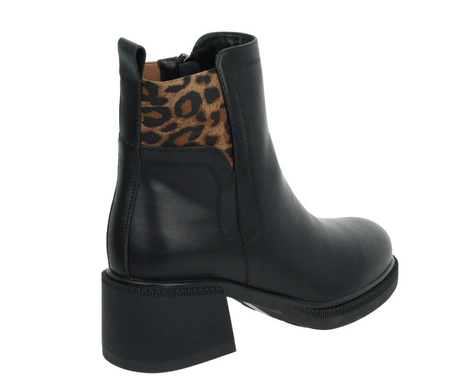 Czarne botki skórzane z elementem panterki na wygodnym niskim obcasie VINCEZA