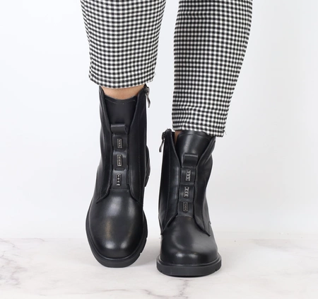 Eleganckie czarne botki skórzane na płaski obcasie Polskie Gino Fabiani