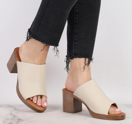 Eleganckie klapki na szerokim drewnianym obcasie Jezzi