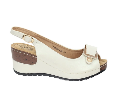 Eleganckie i wygodne sandały damskie na koturnie szyte Jezzi